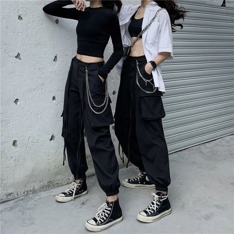 MELLO Cargo Pants/Waist Chain | YesStyle Chain Pants Outfit, Cute Outfits With Cargo Pants, Black Cargo Pants Outfit Women, Outfits With Black Cargo Pants, Cargo Outfits Women, Cargo Pants Outfit Black, Black Cargo Pants Outfit, How To Style Cargo Pants Women, Pants Chain