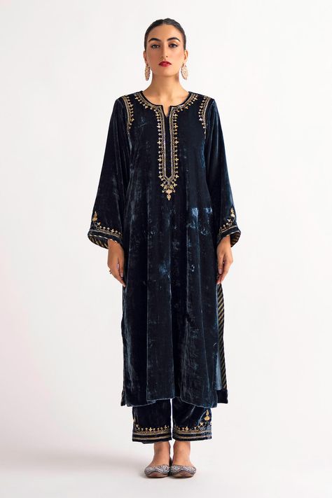 Velvet Suit Design, Velvet Kurta, Ramadan 2024, Velvet Suit, Recipes Indian, Embroidered Pants, Suit Design, Embroidered Neckline, Velvet Color