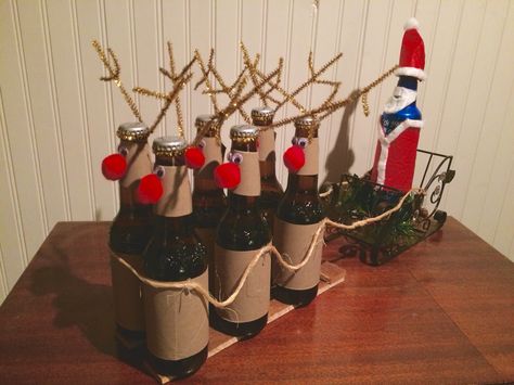 Beer Present Ideas Diy, Beer Christmas Decorations, Beer Christmas Gift Ideas, Diy Christmas Presents For Family Crafts Handmade Gifts, Dads Christmas Gifts, Beer Gift Ideas For Him, Christmas Crafts For Dad, Diy Gifts For Dad Christmas, Beer Present Ideas