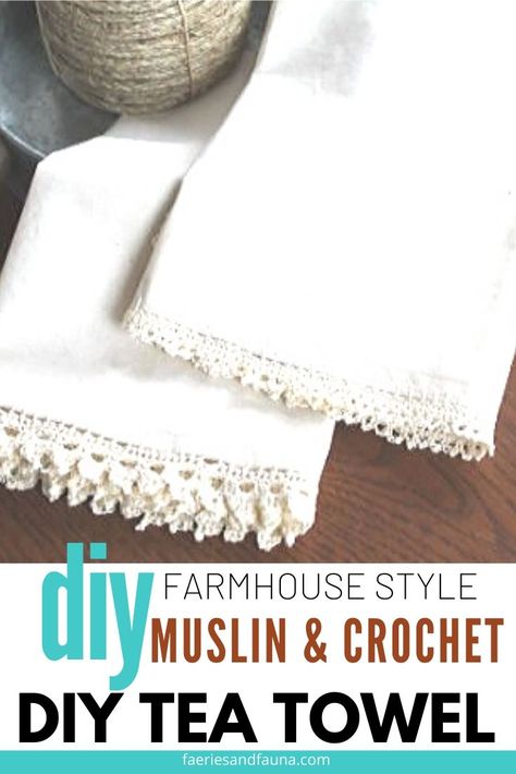 Easy to sew custom tea towel in a farmhouse style.Give a handmade gift to the foodies in your life. They'll love these DIY hostess gift towels. Diy Tea Towels, Galvanized Containers, Tea Towels Crafts, Kitchen Towels Diy, Diy Hostess Gifts, Crochet Farm, Tea Towels Diy, Diy Tea, Crochet Edgings