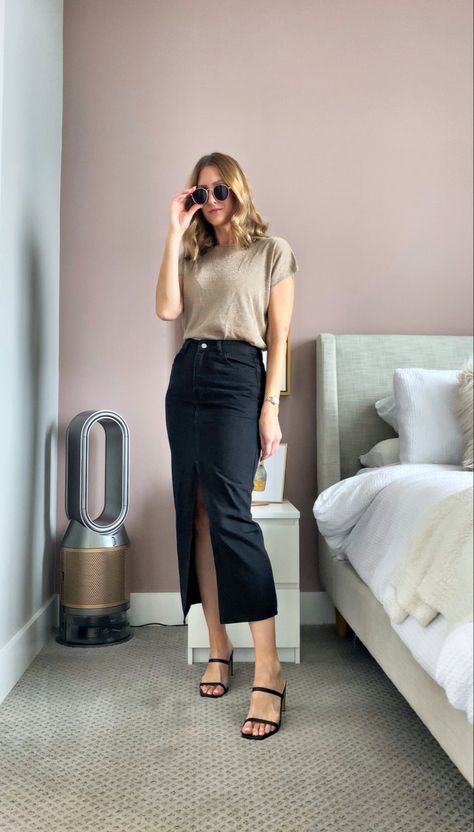 Midi Straight Skirt Outfit, Black Top With Black Skirt, Black Denim Midi Skirt Outfit Summer, Denim Black Skirt Outfit, Black Jeans Skirt Outfit, Top And Midi Skirt Outfit, Black Denim Midi Skirt Outfit, Black Midi Skirt Outfit Summer, Long Black Denim Skirt Outfit