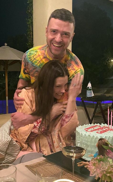 Justin Timberlake Jessica Biel, Jessica Biel And Justin, Famous Actresses, Michael Simon, Instagram Couples, Singing Happy Birthday, Social Media Followers, Jessica Biel, Family Moments