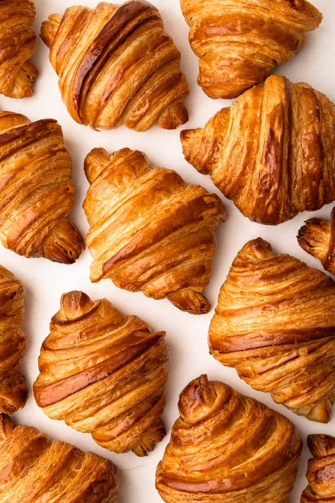 Crossant Recipes, Making Croissants, Croissant Roll, Bouchon Bakery, Butter Croissant, Homemade Croissants, Croissant Recipe, Blue Bottle, Bread Recipes Homemade