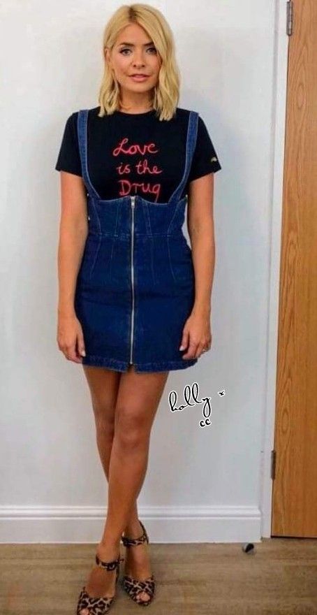 holly x cc Holly Willoughby Hair, Holly Willoughby Style, Holly Willoughby Legs, Holly Willoughby Outfits, Elastic Waist Dress, Holly Willoughby, Graphic Dress, Silky Dress, Printed Bodycon Dress