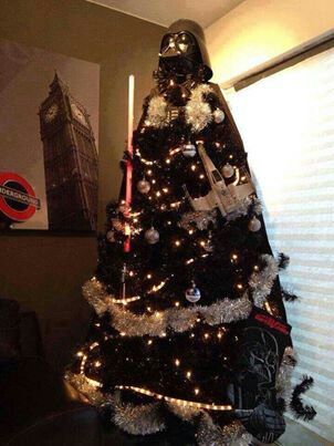 Star Wars christmas tree Darth Vader Christmas Tree, Star Wars Christmas Tree, Darth Vader Christmas, Ugly Christmas Tree, Themed Christmas Tree, Dark Vador, Creative Christmas Trees, Star Wars Christmas, Noel Christmas