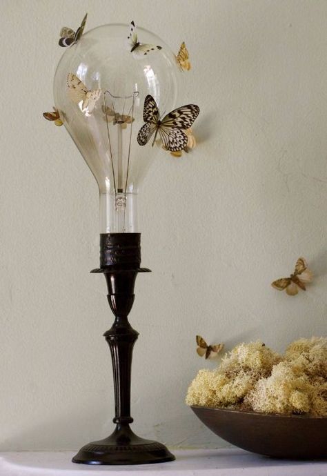 Glue a twig to the end of an old lightbulb to make truly unique accent for your home Diy Butterfly Decorations, Luminaria Diy, Butterfly Centerpieces, Light Bulb Art, Light Bulb Crafts, Diy Butterfly, Old Lights, Fluorescent Lamp, Diy Upcycle