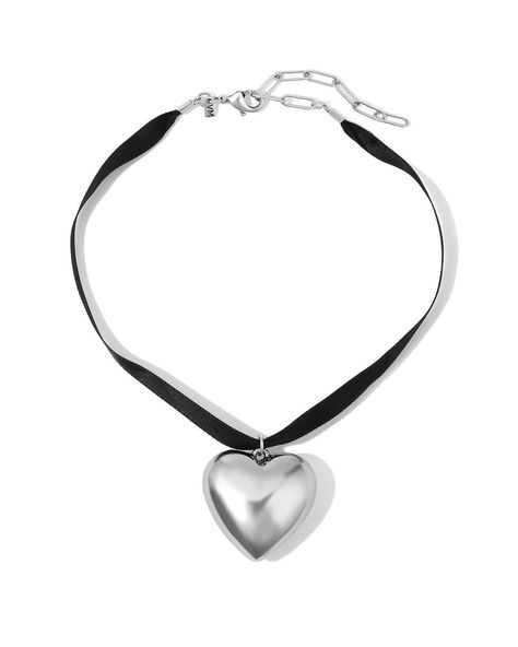 Vanessa Mooney (@vanessamooney) • Instagram photos and videos 2000s Jewelry, Ribbon Choker Necklace, Ribbon Choker, Choker Designs, Image Swag, Vanessa Mooney, Heart Choker, Puffed Heart, Heart Locket