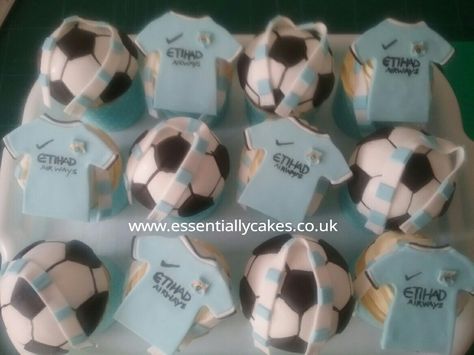 Manchester City cupcakes Manchester City Cookies, Harry Birthday, Cake Show, Cake Gallery, Football Party, 8th Birthday, Custom Cakes, Soccer Ball, Manchester City