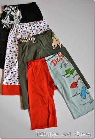 Kids pj pants made from adult T-shirt. Great recycle project Admin Gifts, Shirt Crafts, Couture Bb, Pants Tutorial, Seam Allowance, Kleidung Diy, Ropa Diy, Toddler Clothing, Pj Pants