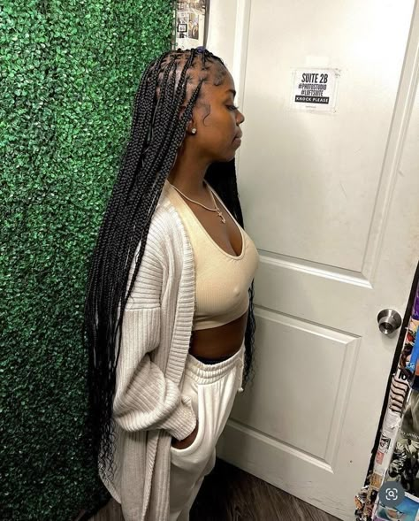 Small Knotless Braids Black Women, Jet Black Small Knotless Braids, Smeduim Knotless Box Braids, Small Knotless Box Braids Long Curls, Small Medium Knotless Braids Long, Cute Long Knotless Braids With Color, Small Knotless Box Braids With Curls At The End, Long Smeduiem Knotless, Knotless Outfits