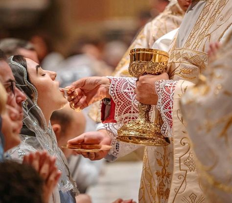 Latin Mass Wedding, Catholic Core, Catholic Wedding Traditions, Catholic Wedding Ceremony, Our Father Who Art In Heaven, Traditional Catholicism, Catholic Altar, Church Aesthetic, Orthodox Wedding