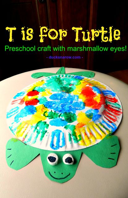 Fun T is for Turtle preschool paper plate craft with marshmallow eyes Turtle Preschool, Paper Plate Turtle, T Is For Turtle, Letter T Crafts, Turtle Craft, Pets Preschool Theme, Paper Plate Craft, Turtle Crafts, Paper Plate Crafts For Kids