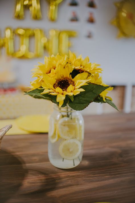 Sunshine And Sunflowers Party, Lemon And Sunflower Centerpieces, Sunflower Party Centerpieces, Lemon Sunflower Centerpieces, You Are My Sunshine Party Theme, Diy Sunflower Birthday Decor, Bee Party Decorations First Birthdays, Bees And Sunflowers Party, First Birthday You Are My Sunshine