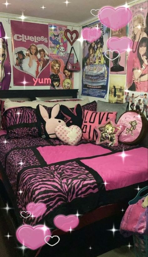 Early 2000s Room Ideas, 2000s Bedroom Aesthetic, 2000s Room Decor, Y2k Bedroom Aesthetic, Mcbling Room, Y2k Room Ideas, Trashy Y2k Bedroom, 2000s Room, Y2k Bedroom