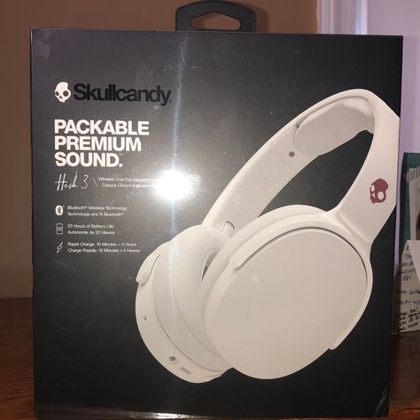 Skullcandy Hesh 3 Wireless Headphone Nwt White & Crimson Red Super Comfy Super Light Super Durable Excellent Sound! Skull Candy Headphones Wireless, Skull Candy Headphones Aesthetic, Skullcandy Headphone, Skull Candy Headphones, Ender Man, Cool Headphones, Headphone Decoration, Skullcandy Headphones, Head Phones