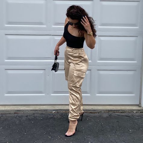 Nude Pants Outfit, Cargo Pants Outfit Plus Size, Cargo Joggers Outfits, Satin Pants Outfit, Green Cargo Pants Outfit, Joggers Outfit Women, Satin Outfit, December Outfits, Cargo Outfit