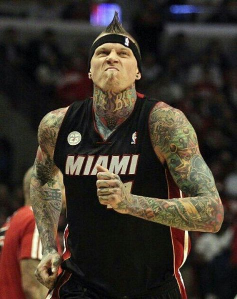 Chris "The BirdMan" Andersen Basketball Tumblr, Chris Andersen, Bird Man, Basketball Highlights, I Love Basketball, Nba Playoffs, Love And Basketball, Tough Guy, Nba Players