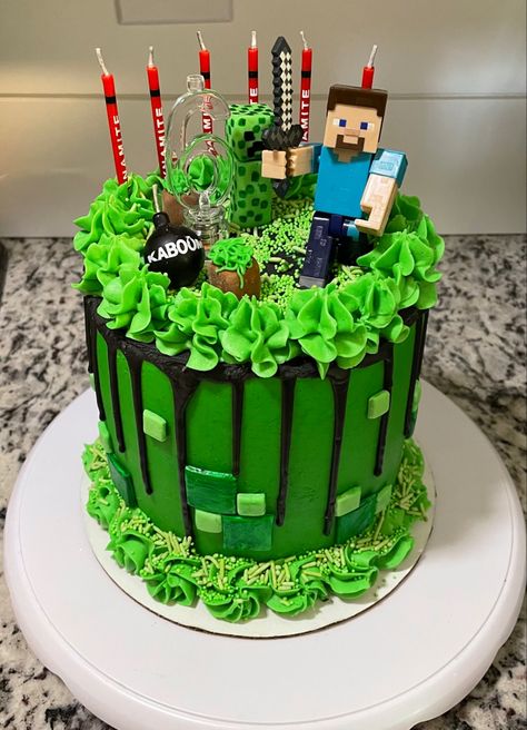 Minecraft Cake Decorations, Small Minecraft Cake, Minecraft Round Cake, Mind Craft Cakes For Boys, Homemade Minecraft Cake, Minecraft Buttercream Cake, Mindcraft Cakes Birthday Boys, Minecraft Birthday Cakes, Minecraft Birthday Cake For Boys