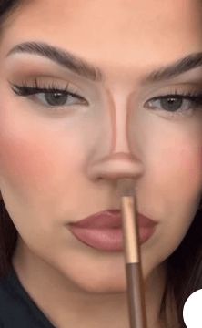 Bronzer Nose Contour, Nose Contouring For Beginners, Fairy Nose Contour, Contour For Straight Nose, Cat Nose Contour, Square Nose Contour Tutorial, Nose Contour With Bronzer, Contour For Crooked Nose, Box Nose Contour