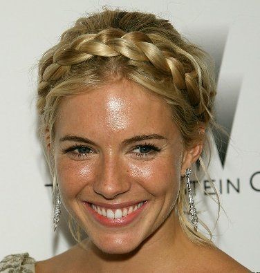 so cute Chignon Bun, Breaking Hair, Braided Hairdo, Plaits Hairstyles, Bohemian Hairstyles, Sienna Miller, Boho Braids, Braided Headband, Katie Holmes