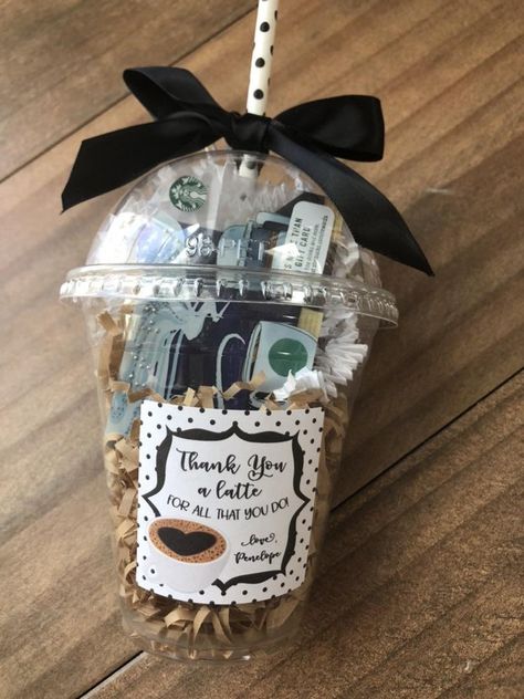 Starbucks Gift Card Holder, Christmas Gift Ideas For Teenage Girl, Coffee Gift Card, Appreciation Gifts Diy, Teacher Holiday Gifts, Coffee Gift Basket, Staff Appreciation Gifts, Teacher Appreciation Gifts Diy