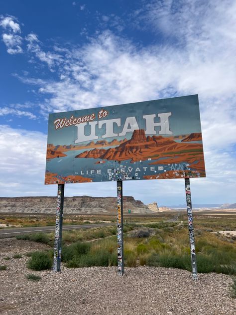 American Roadtrip Aesthetic, American Road Trip Aesthetic, Utah Aesthetic, Utah Usa, American Road Trip, Paradise On Earth, Travel Bucket, California Dreaming, Travel List