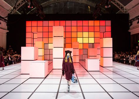 INCA Productions creates pixelated set for Anya Hindmarch based on 8-bit graphics and Rubik's cubes Catwalk Aesthetic, Fashion Show Stage Design, Catwalk Design, Gaming Center, Sports Centre, Stage Set Design, Stage Backdrop, 8 Bits, Stage Set