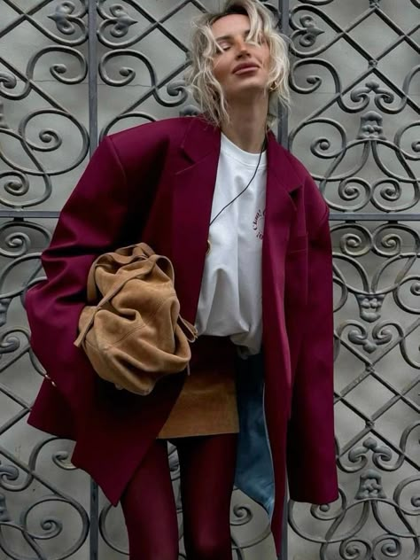 Burgundy Blazer Outfit, Burgundy Dress Outfit, Trendy Fall Fashion, Fashion Gone Rouge, Oversized Fashion, Burgundy Outfit, Burgundy Blazer, Winter Fashion Outfits Casual, Fall 24