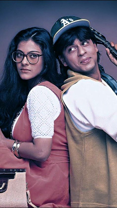 Kajol And Srk 90s, Shahrukh Khan And Kajol Aesthetic, Srk Kajol Wallpaper, Kajol And Shahrukh Khan Aesthetic, Ddlj Movie Aesthetic Wallpaper, Sharukhan And Kajol, 90s Bollywood Aesthetic Couple, Shahrukh And Kajol, Ddlj Shahrukh Khan