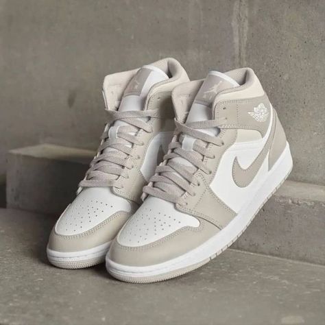 Παπούτσια Nike Free, Custom Air Jordan 1, Custom Air Jordan, Boty Nike, Skor Sneakers, Nike Fashion Shoes, Nike Shoes Girls, Preppy Shoes, Jordan Shoes Girls