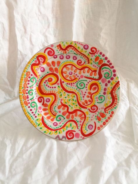 Painting Pottery Plate, Painting Pottery Plates, Diy Pottery Painting, Wall Decor Vintage, Paint Your Own Pottery, Pottery Painting Designs, Keramik Design, Painted Plates, Pottery Crafts