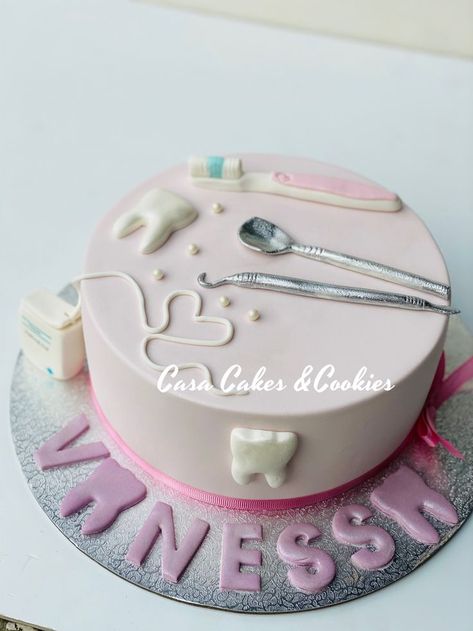 Tooth Cake Dental Birthday, Dentist Retirement Cake Ideas, Dentist Birthday Party Ideas, Dentist Graduation Cakes, Dental Graduation Cakes, Dental School Graduation Cakes, Dental Hygienist Cake, Dentist Cake Design, Dentist Cake Ideas Birthday