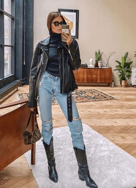 Casual Going Out Outfits Winter, Outfits With Black Cowgirl Boots, Cowboy Boots Winter Outfit, Outfit Botas Vaqueras, Outfits Con Botas Cowboy, Jeans And Cowboy Boots Outfit, Look Cowgirl, Outfit Cowboy Boots, Outfit Uni