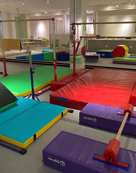 Garage Gymnastics Gym, Indoor Gymnastics Room, Home Gymnastics Room, Gymnastics Room Ideas, Gymnastics Classes For Kids, Gym Layouts, Home Gymnastics, Alternative School, Gymnastics At Home