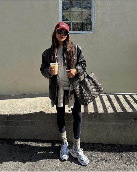 Baseball Hat Fall Outfit, Wellness Girlie, Oversized Jacket Outfit, Athleisure Outfits Winter, Casual Leather Jacket Outfit, Baseball Jacket Outfit, Stylish Mom Outfits, Workout Outfits Winter, Baseball Hat Outfit