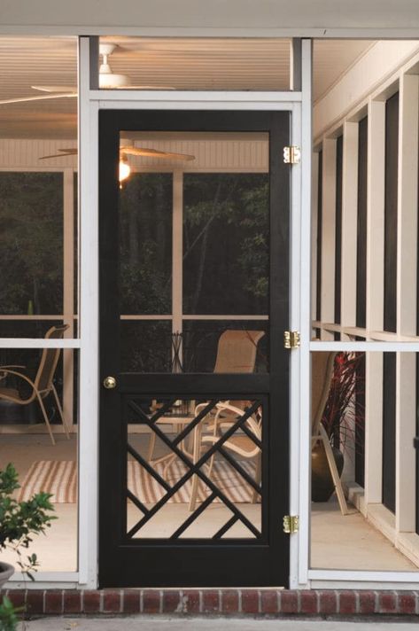 Screen Door For Front Door House, Screened Doors For Porch, Fancy Screen Doors, Wooden Screen Door Ideas Porch, Screen Porch Doors Entrance, Porch Screen Door Ideas, Secure Screen Door, Door For Screened In Porch, Aluminum Screen Doors Farmhouse