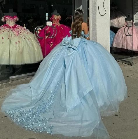 Formal Birthday Party, Baby Blue Quinceanera, Light Blue Quinceanera Dresses, Flowers Architecture, Cinderella Quinceanera Themes, Cinderella Quinceanera, Blue Quinceanera Dresses, Dresses With Bow, Birthday Party Princess