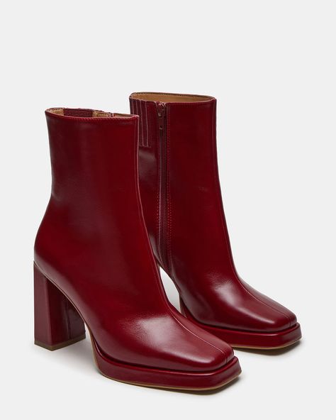 Brown Boots Square Toe, Italy Street Style Winter, Red Leather Platform Boots, Corporate Punk, Red Platform Boots, 2024 Shoes, Cintia Dicker, Burgundy Boots, Red Platform