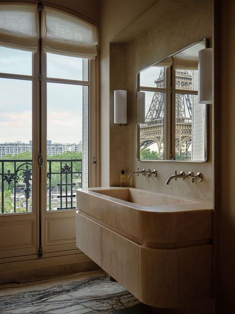 Giulio Ghirardi - ELLE DECOR Pierre Yovanovitch, Tower Apartment, Custom Benches, Shine The Light, Curved Walls, Green Cabinets, Powder Rooms, Small Windows, Style Deco