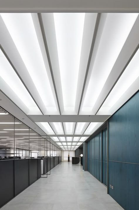 Office Ceiling, Interior Design Minimalist, John Pawson, Cove Lighting, Interior Design Awards, Ceiling Detail, Genius Ideas, Corporate Interiors, Minimalist Interior Design