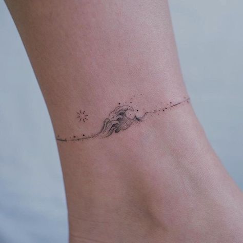 Tattoos Pulseras, Ankle Band Tattoo, Wellen Tattoo, Cute Ankle Tattoos, Small Wave Tattoo, Tato Minimal, Ankle Bracelet Tattoo, Ankle Tattoo Designs, Ankle Tattoos For Women