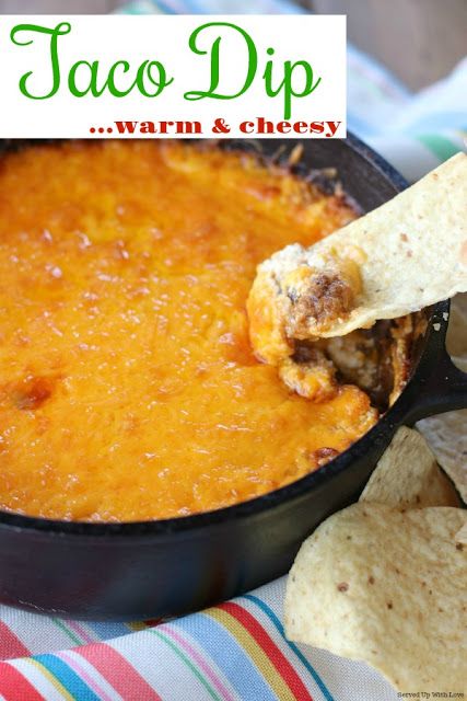 Warm Taco Dip, Cheesy Taco Dip, Baked Taco Dip, Chip Dips, Hot Dips, Easy Supper Recipes, Mexican Favorites, Taco Dip Recipe, Delicious Dips