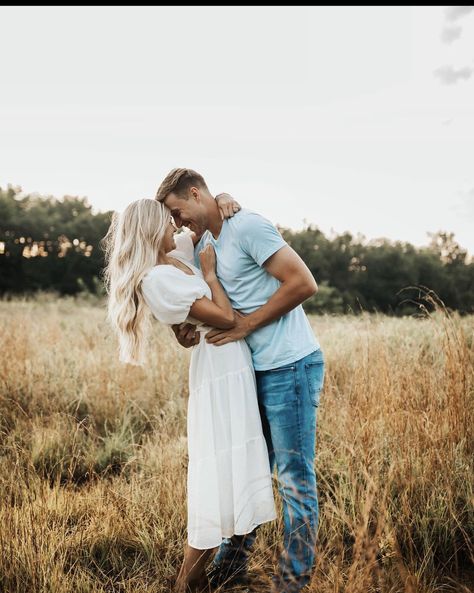 Engagement Photo Outfits Country, White Sundress Engagement Photos, Autumn Engagement Photos Ideas, Engagement Photos White Dress Field, Harlinsdale Farm Photography, Cotton Engagement Pictures, Couple Photoshoot Summer Outfit, Engagement Shoot Prop Ideas, End Of Summer Engagement Photos