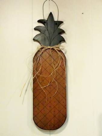 Pineapple Crafts, Primitive Wall Decor, Primitive Country Decor, Primitive Lighting, Primitive Walls, Primitive Home Decor, Primitive Signs, Snow White Party, Pineapple Decor