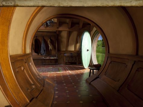 hobbit haus | Hobbit-Haus in Neuseeland Hobbit House Interior, Casa Do Hobbit, Casa Dos Hobbits, Bag End, Casa Hobbit, Hobbit An Unexpected Journey, Earth Sheltered, Underground Homes, Hobbit Hole