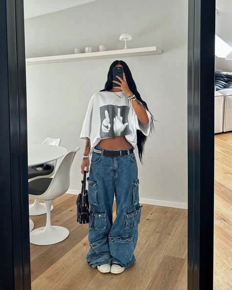 Streetwear Women Outfits, Look Hip Hop, Pakaian Hipster, Street Style Outfits Casual, Mode Emo, Street Wear Outfits, Looks Pinterest, Moda Streetwear, Tomboy Style Outfits