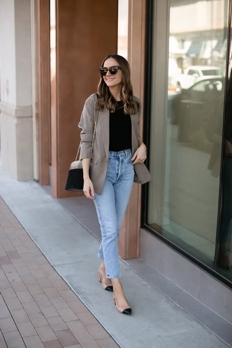 Everlane Easy Blazer + Agolde Riley Jeans — Girl Meets Gold Divorce Outfit, Fashion Motivation, Europe Honeymoon, Style Parisienne, Blazer Outfits For Women, Basic Wardrobe, Office Casual Outfit, Bollywood Outfits, Business Casual Outfits For Work