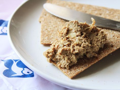 A lot of people think this is gross...but my boyfriend and I both LOVE chopped liver! Chicken Liver Recipes, Caramelized Onions Recipe, Serious Eats Recipes, Chopped Liver, Liver Pate, Pate Recipes, Liver And Onions, Jewish Foods, Liver Recipes