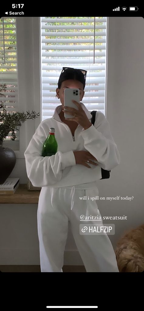 White Sweat Set Outfit, Aritzia Matching Sweat Set, White Sweat Suit Outfit, Sweat Set Aritzia, White Sweat Set, Aritzia Sweatsuit Outfit, Sweat Sets Aesthetic, White Cargo Sweatpants Outfit, Clean Girl Sweatpants Outfit