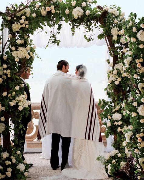 13 Chuppah Ideas From Jewish Wedding Ceremonies Wedding Ceremony Checklist, Jewish Wedding Chuppah, Jewish Wedding Traditions, Wedding Chuppah, Arte Judaica, Jewish Wedding Ceremony, Mazel Tov, Jewish Culture, Martha Stewart Weddings